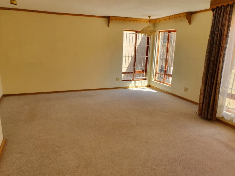 4 Bedroom Property for Sale in Hospitaalheuwel Free State